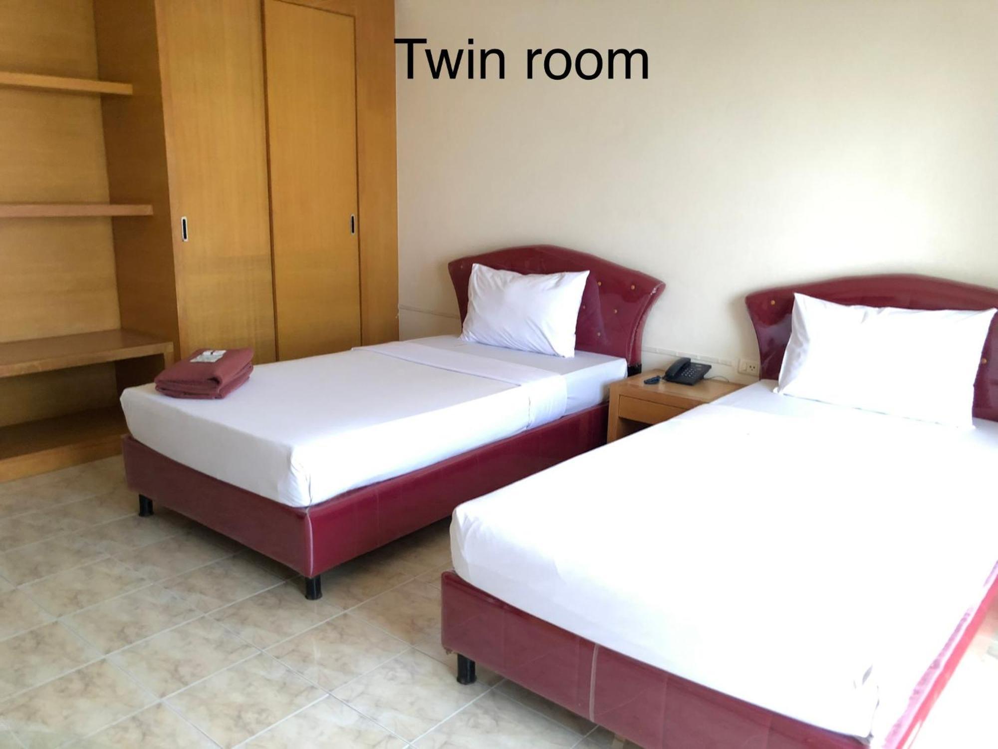 Pearl Place 2*