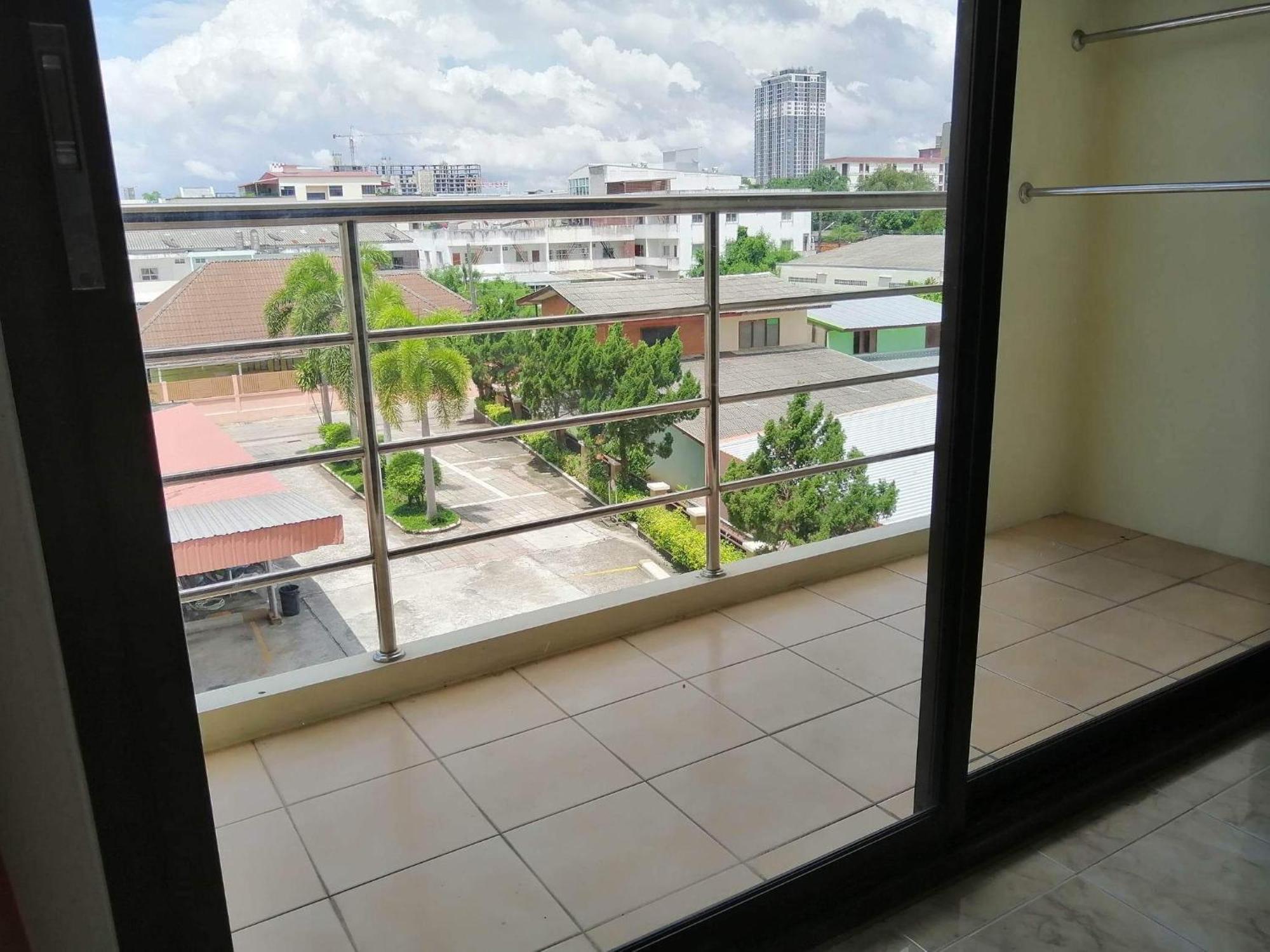 Pearl Place 2* Hat Yai